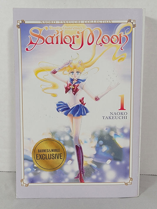 Pretty Guardian Sailor Moon (Naoko Takeuchi Collection) #1