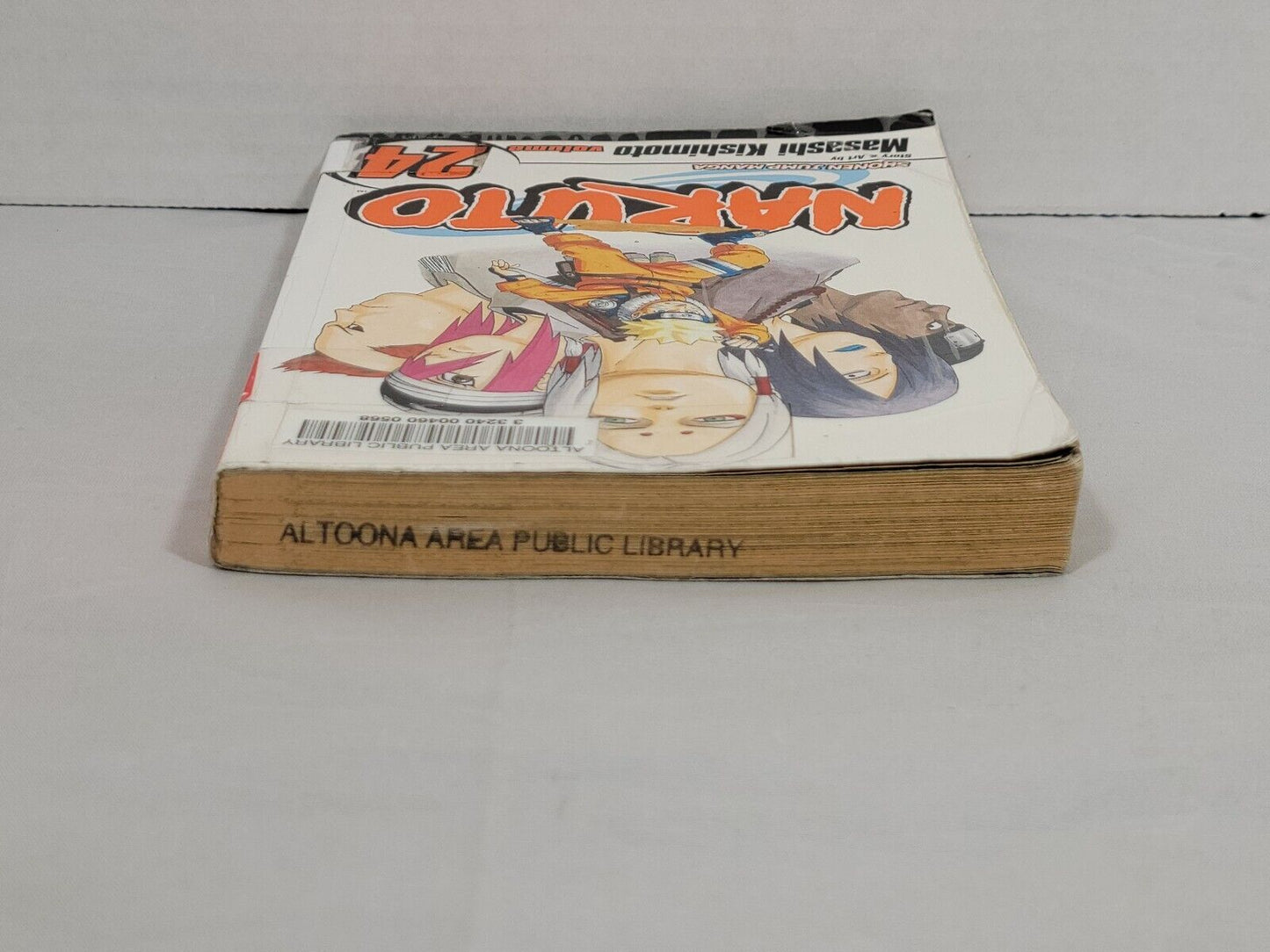 Naruto Vol. 24 by Masashi Kishimoto, Viz Media — pre-owned ex-library manga