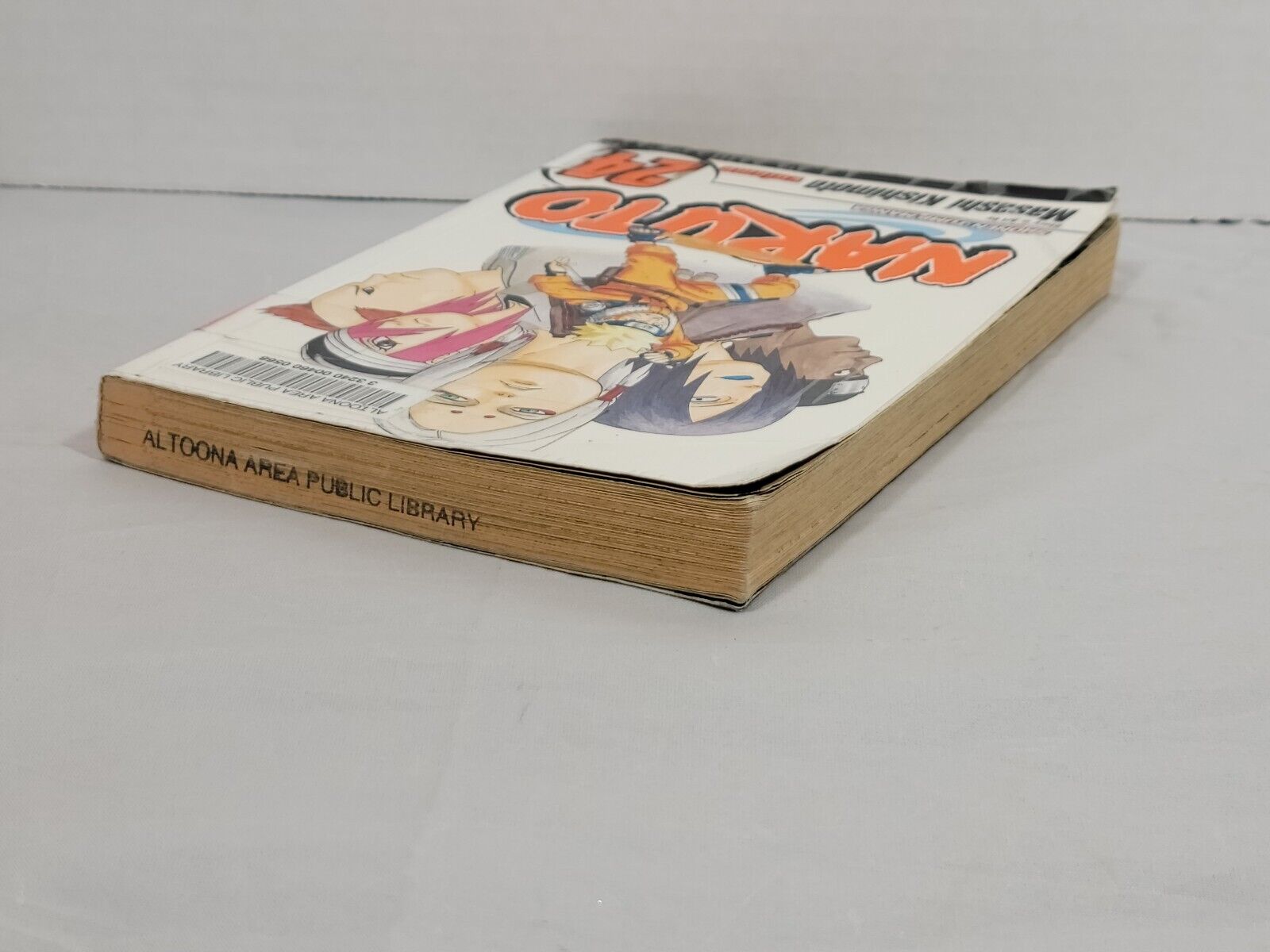 Naruto Vol. 24 by Masashi Kishimoto, Viz Media — pre-owned ex-library manga