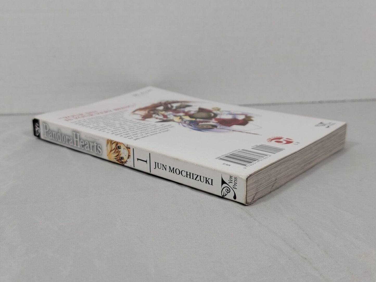 Pandora Hearts, #1 by Jun Mochizuki (Yen Press, English, Softcover, Modern Age)