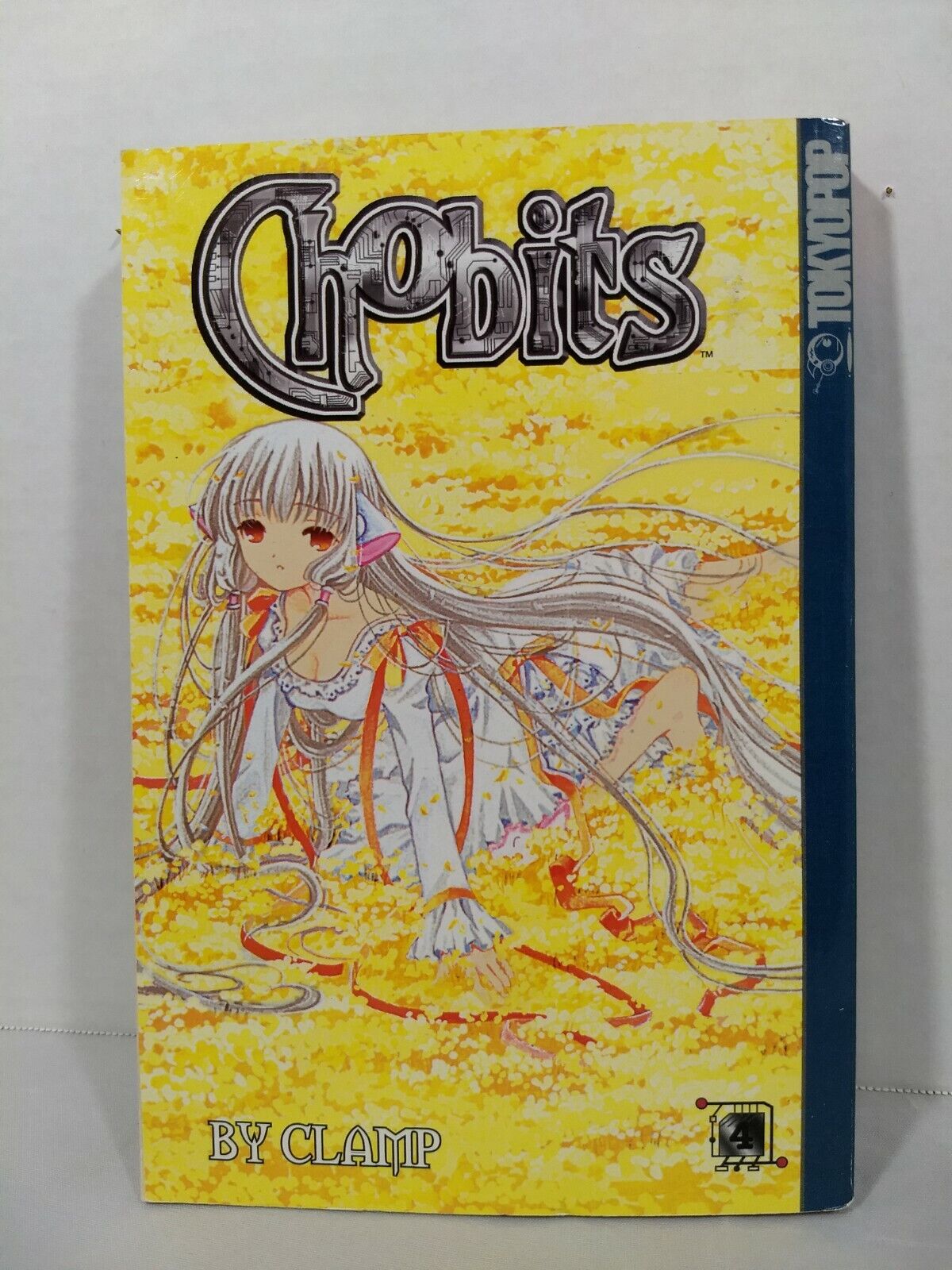 Chobits #4  by Clamp