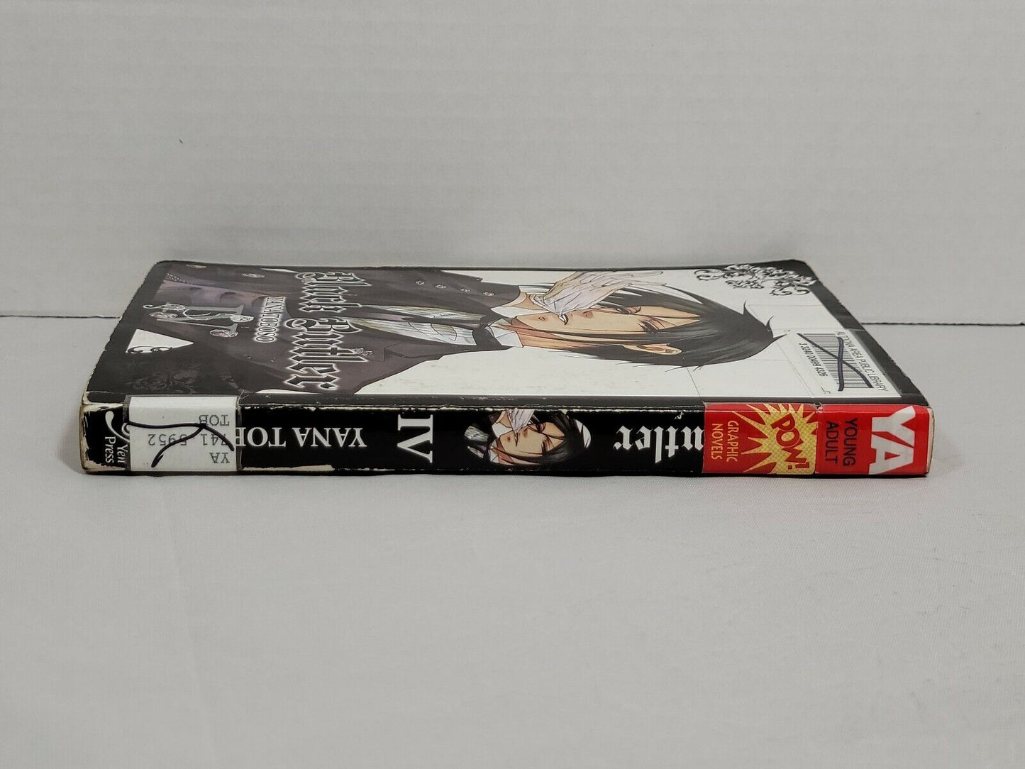 Black Butler #4 by Yana Toboso Ex-library copy