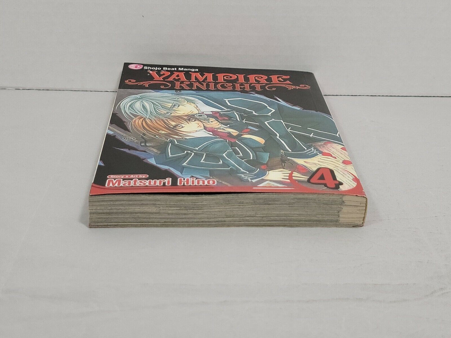 Vampire Knight, Vol. 4 by Matsuri Hino (Viz Media, English, Trade Paperback)