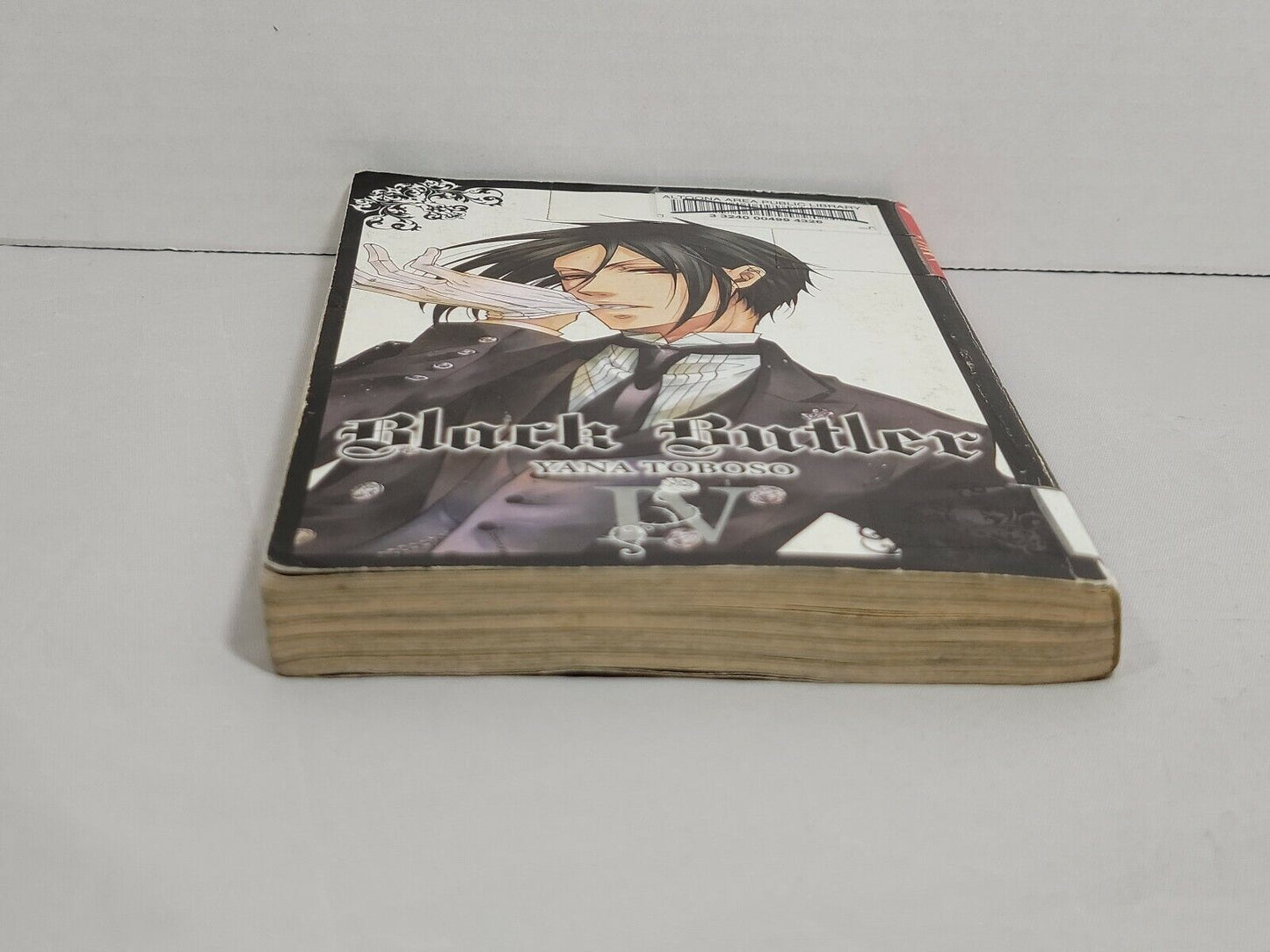 Black Butler #4 by Yana Toboso Ex-library copy